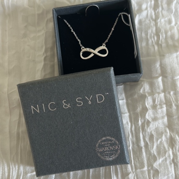 NWT Swarovski crystal Infinity necklace - Picture 1 of 2